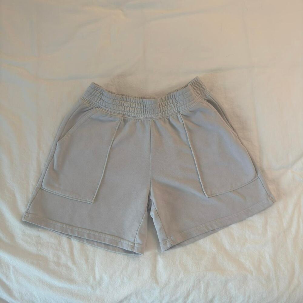 White shorts with pockets